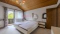 Schlafzimmer mit Balkonzugang