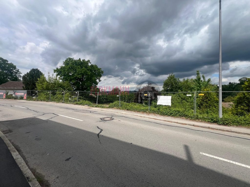 Grundstück